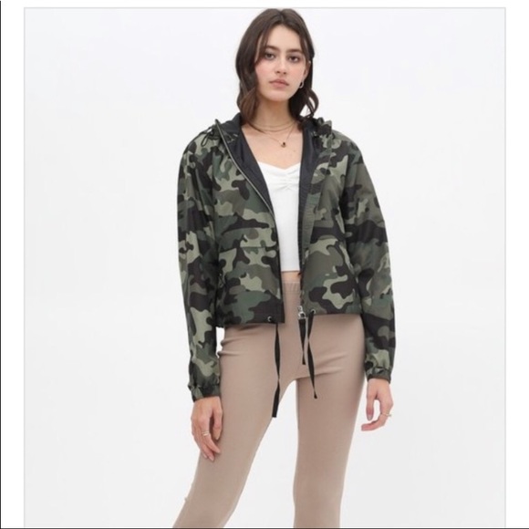 SOLD! Last 1 🎈Light weight camo jacket - Picture 4 of 4